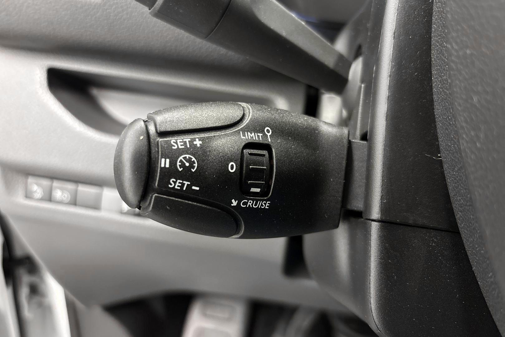 PEUGEOT EXPERT 2021