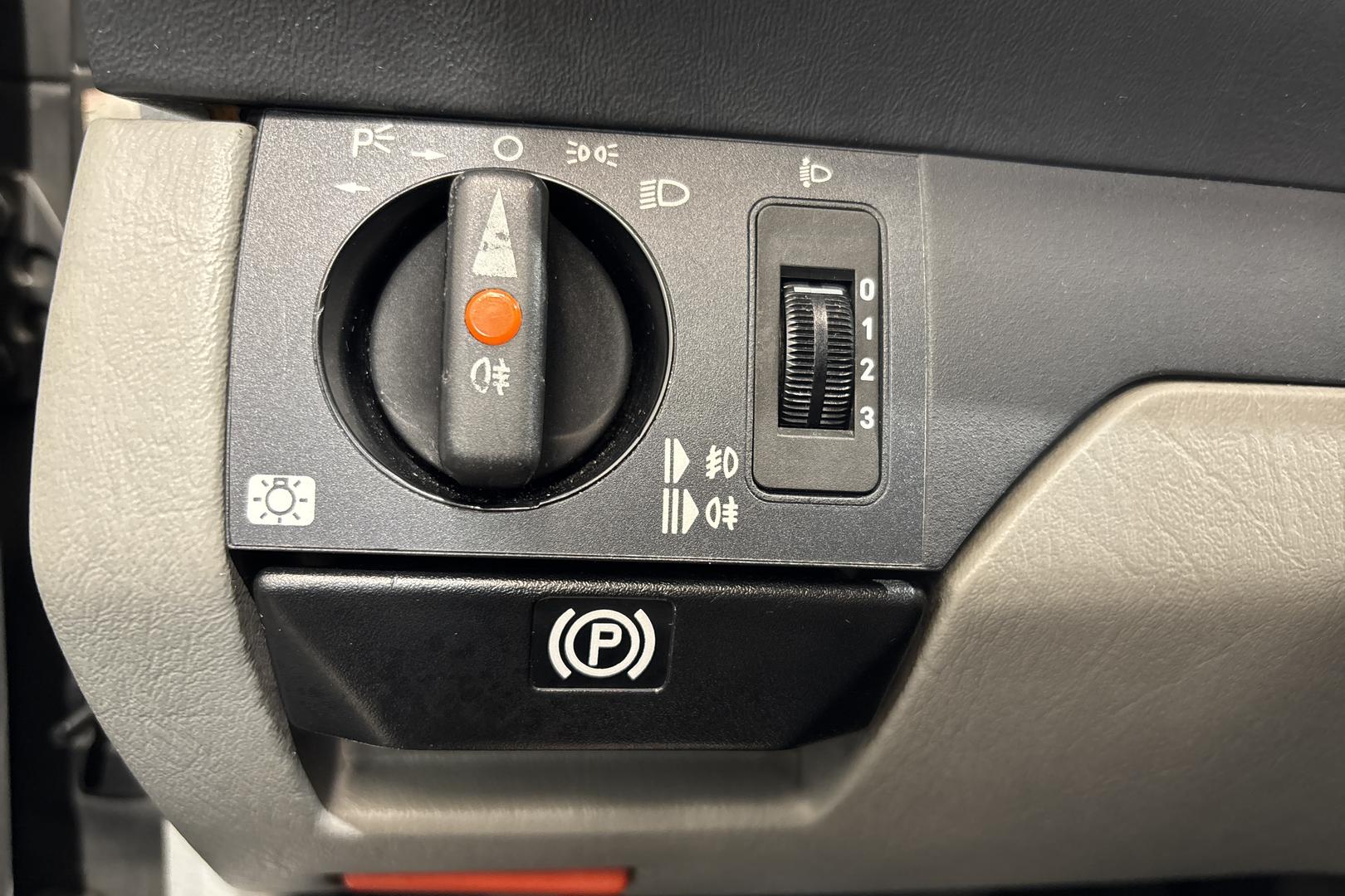 Mercedes-Benz E 1989