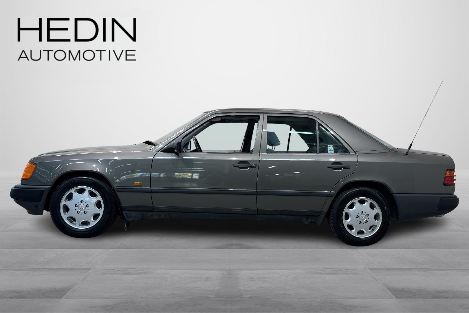 Mercedes-Benz E 1989