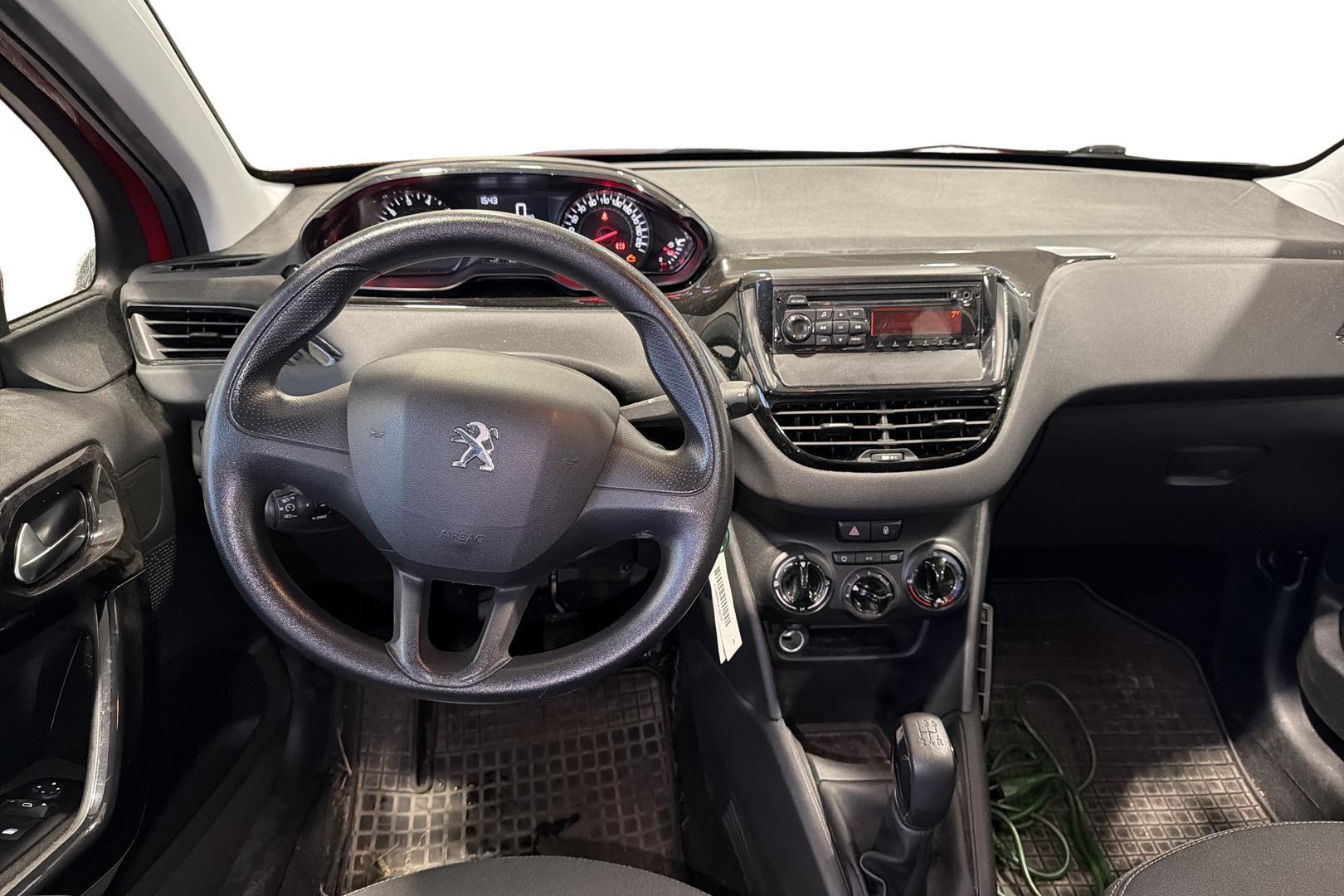 PEUGEOT 208 2013