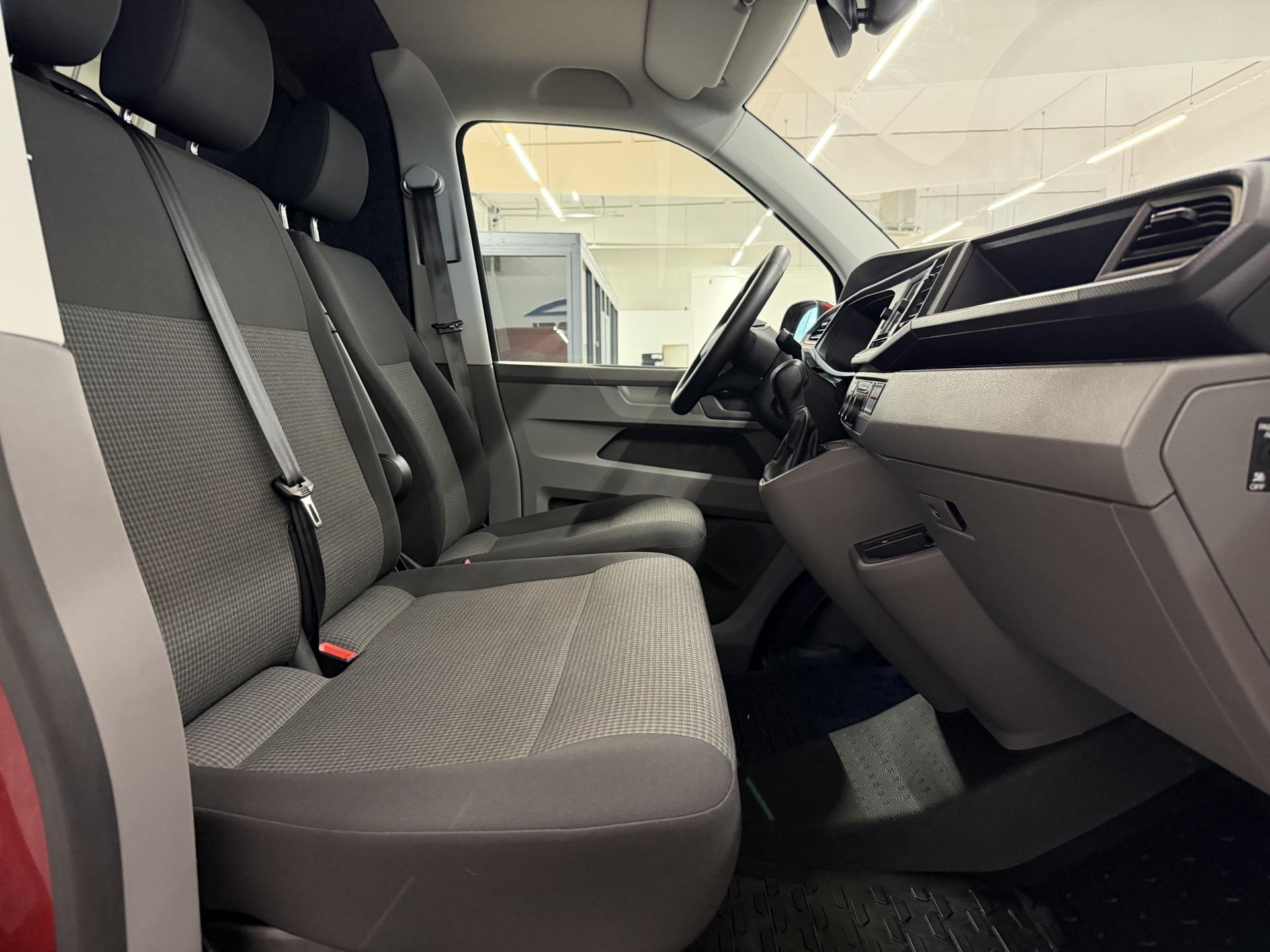 VOLKSWAGEN Transporter 2024