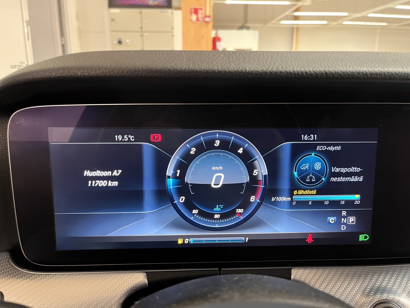 MERCEDES-BENZ E 2017