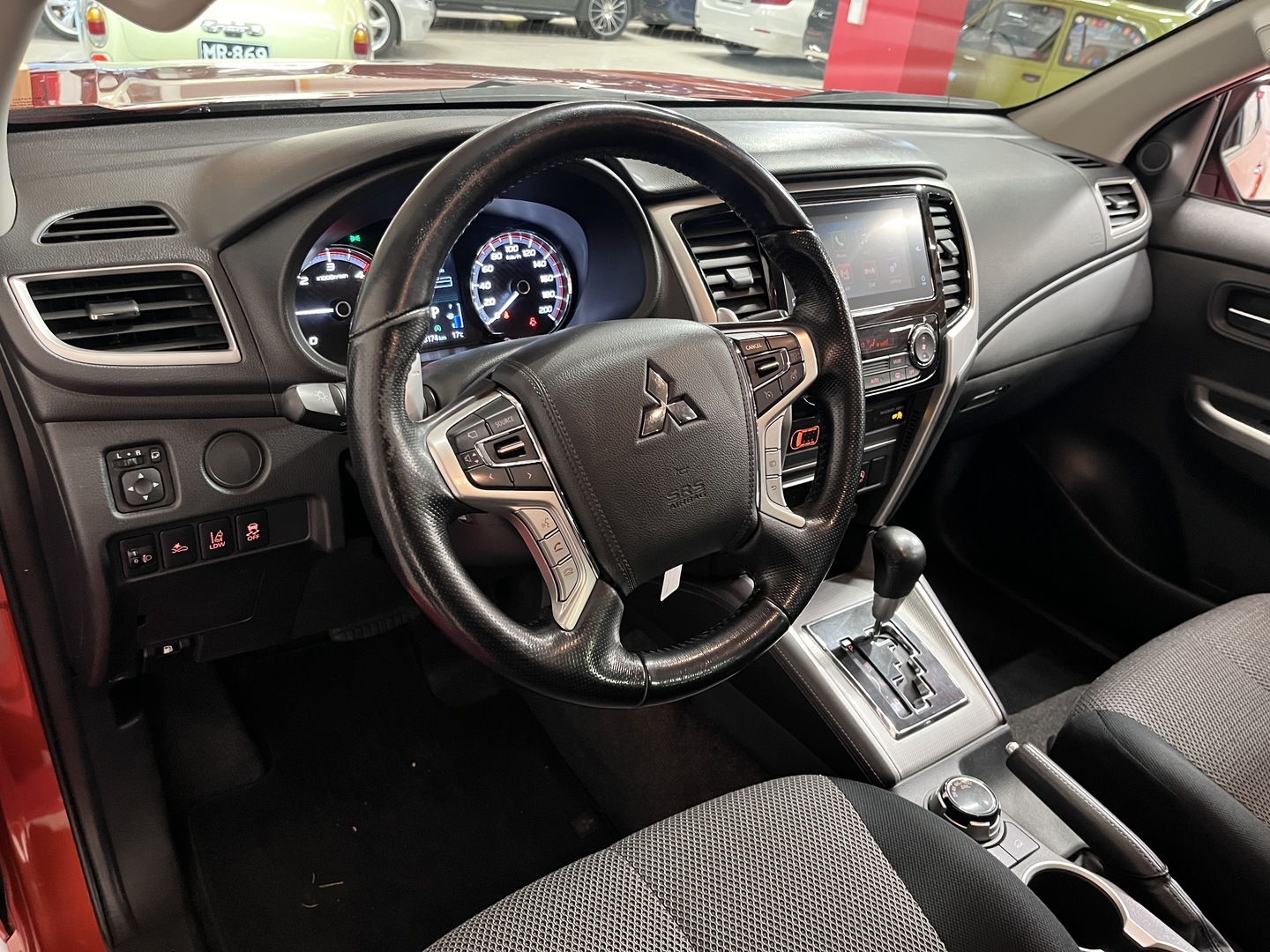 MITSUBISHI L200 2021