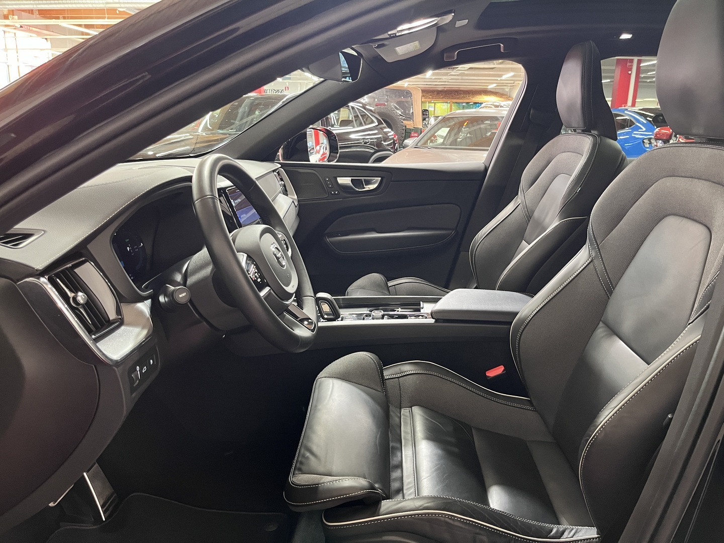 VOLVO XC60 2022