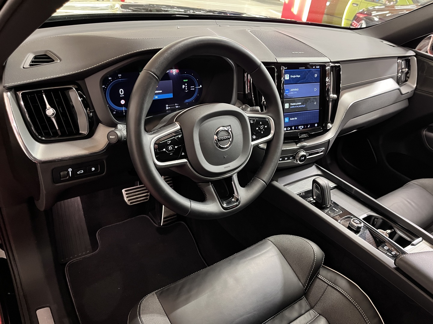 VOLVO XC60 2022