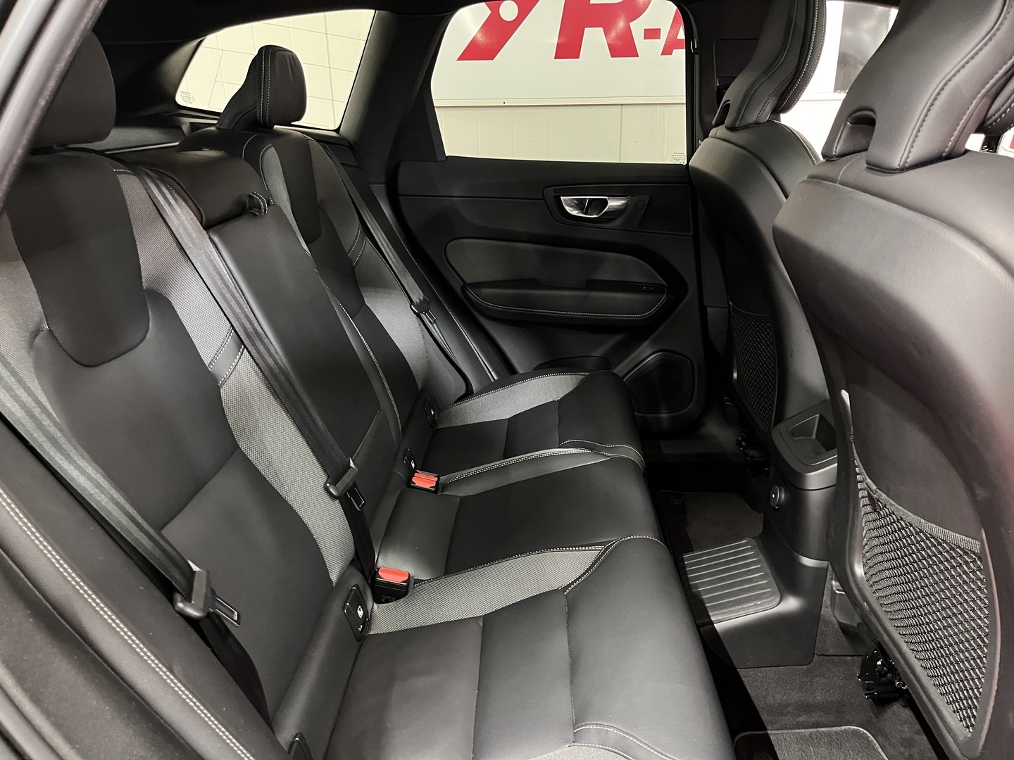 VOLVO XC60 2022