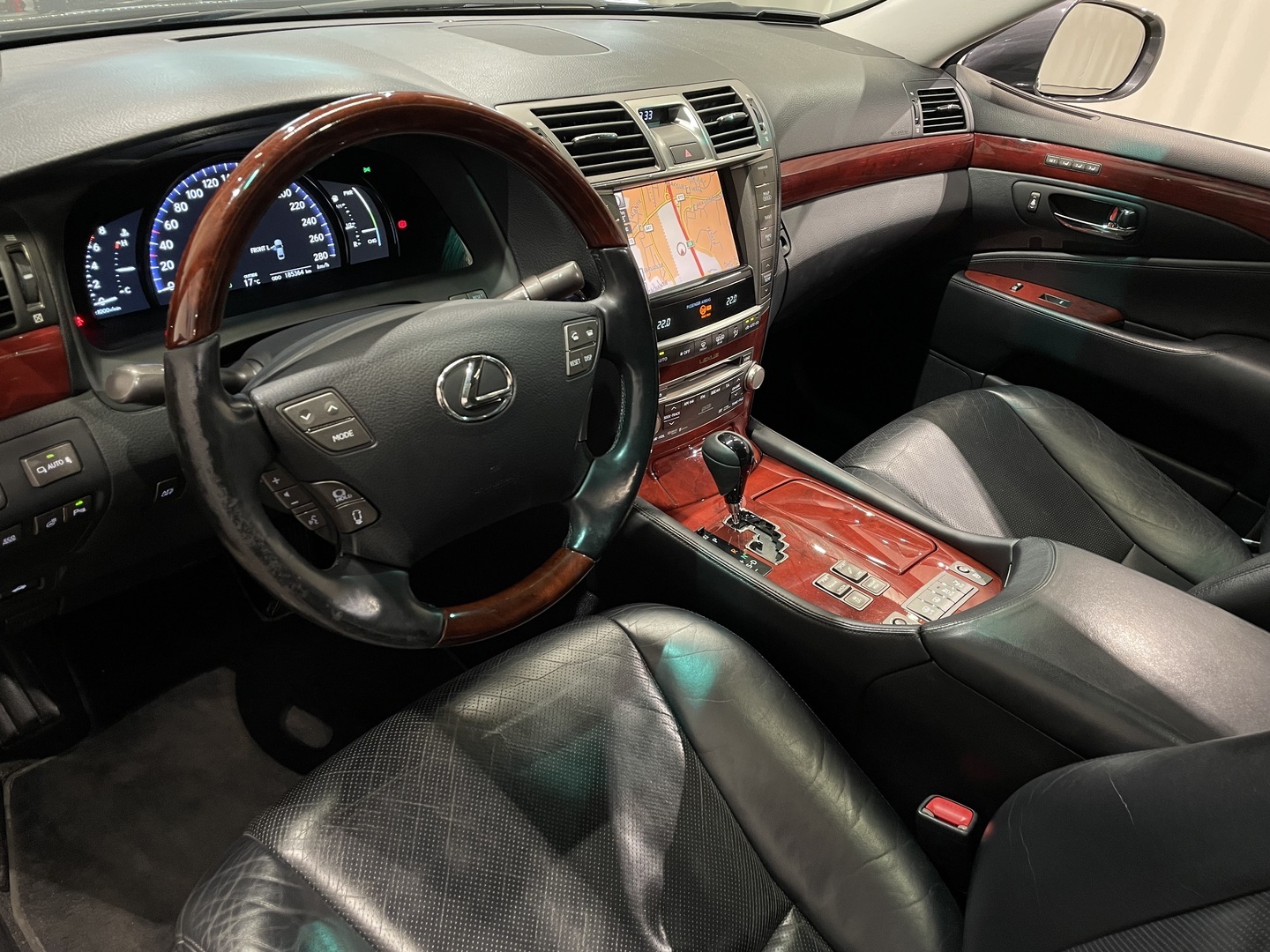 LEXUS LS 2012