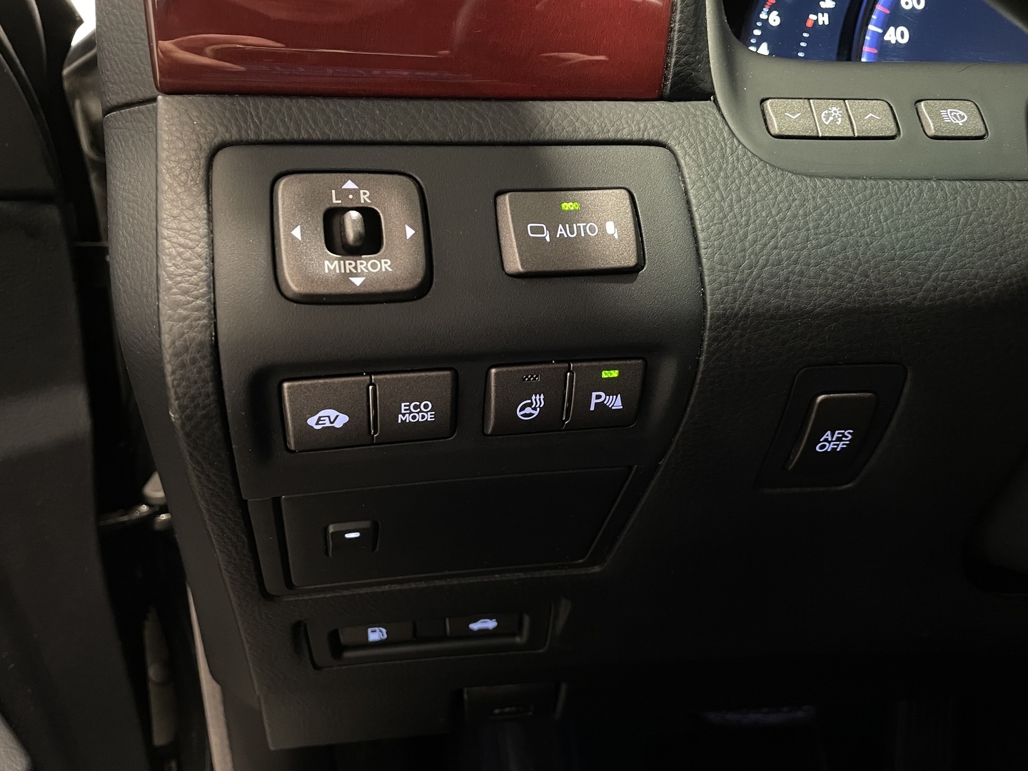 LEXUS LS 2012