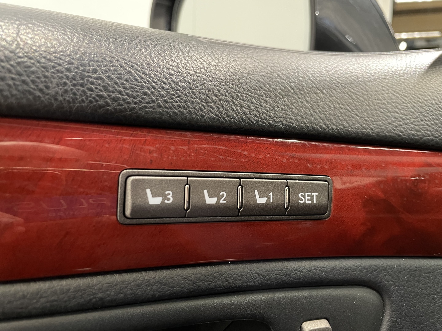 LEXUS LS 2012