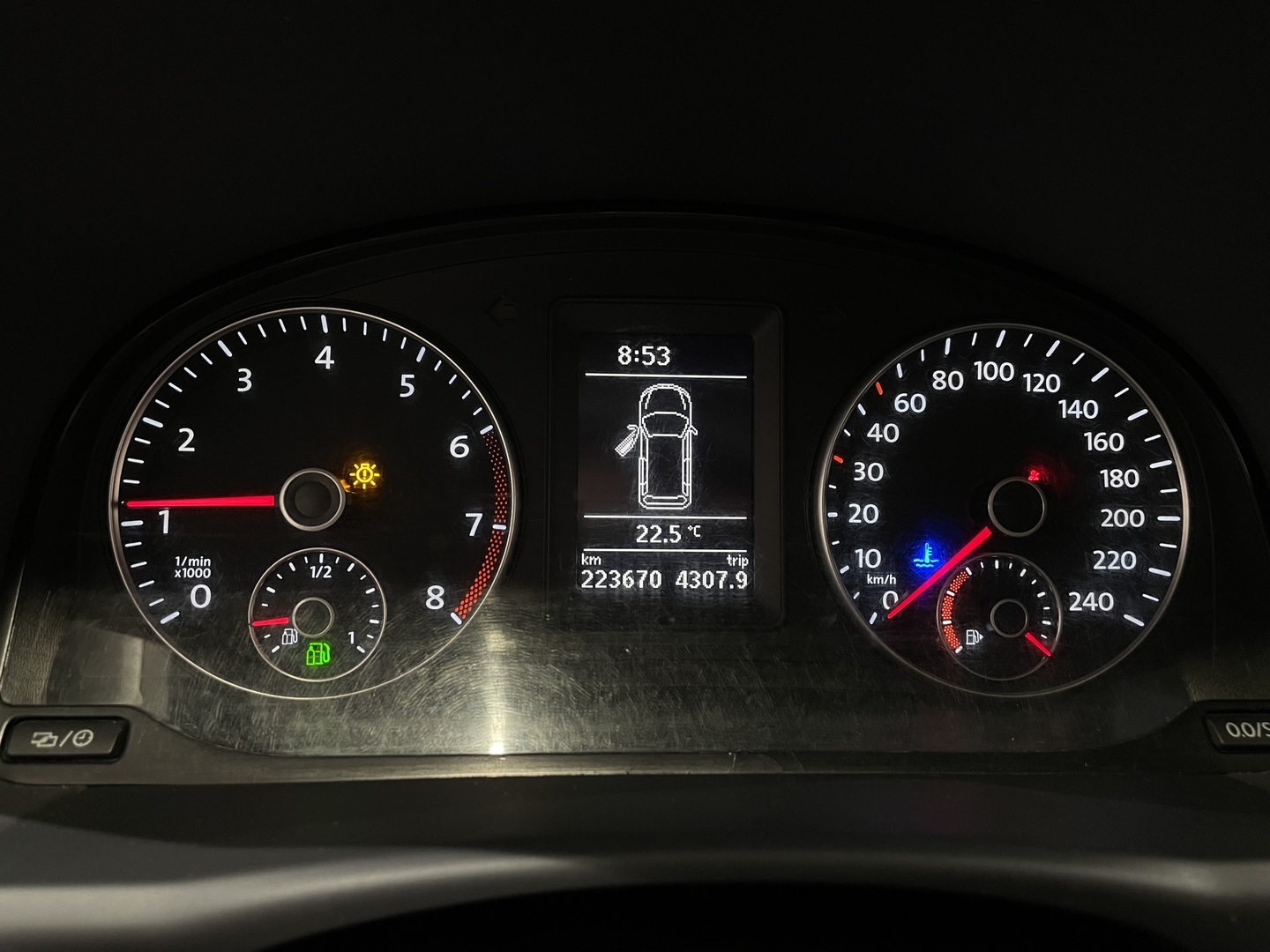 VOLKSWAGEN Touran 2012