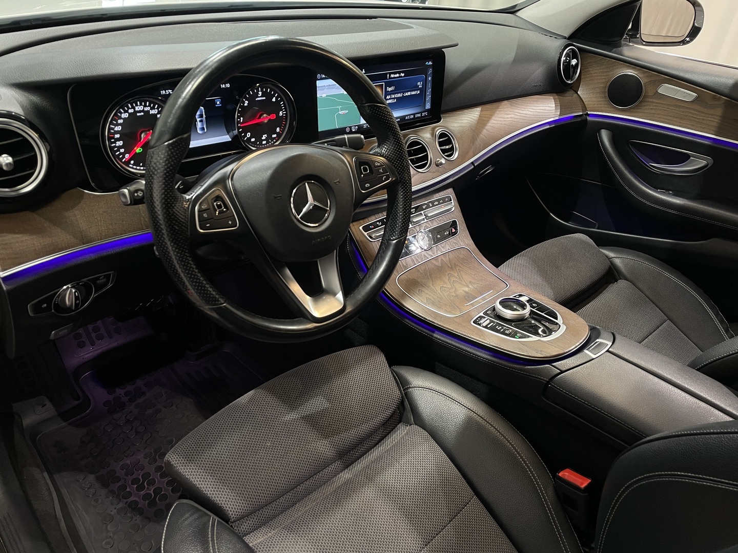 MERCEDES-BENZ E 2018
