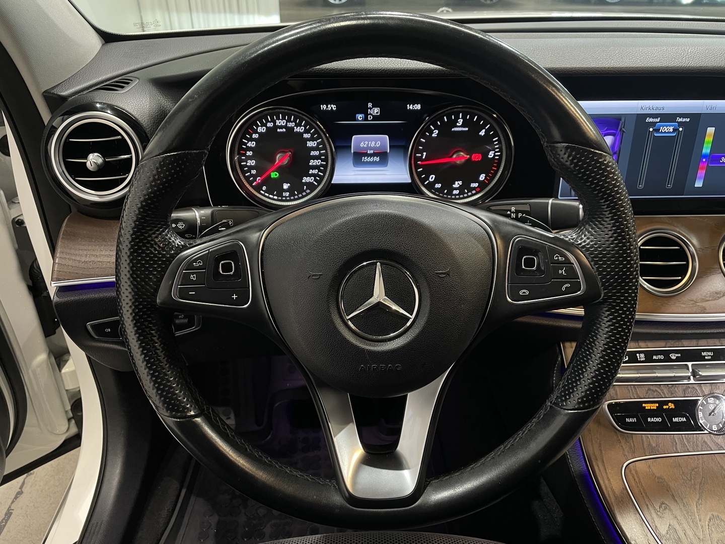 MERCEDES-BENZ E 2018