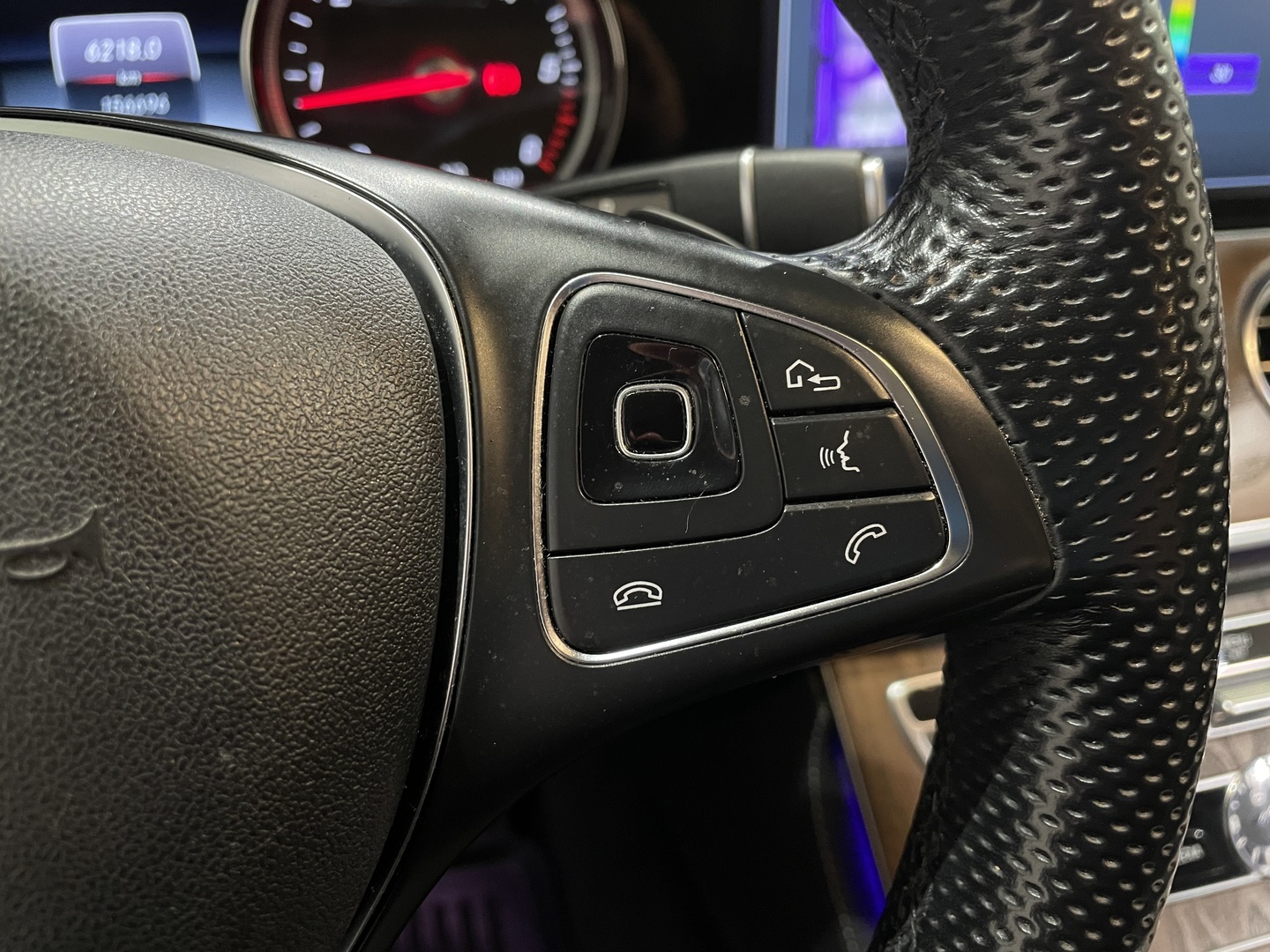 MERCEDES-BENZ E 2018