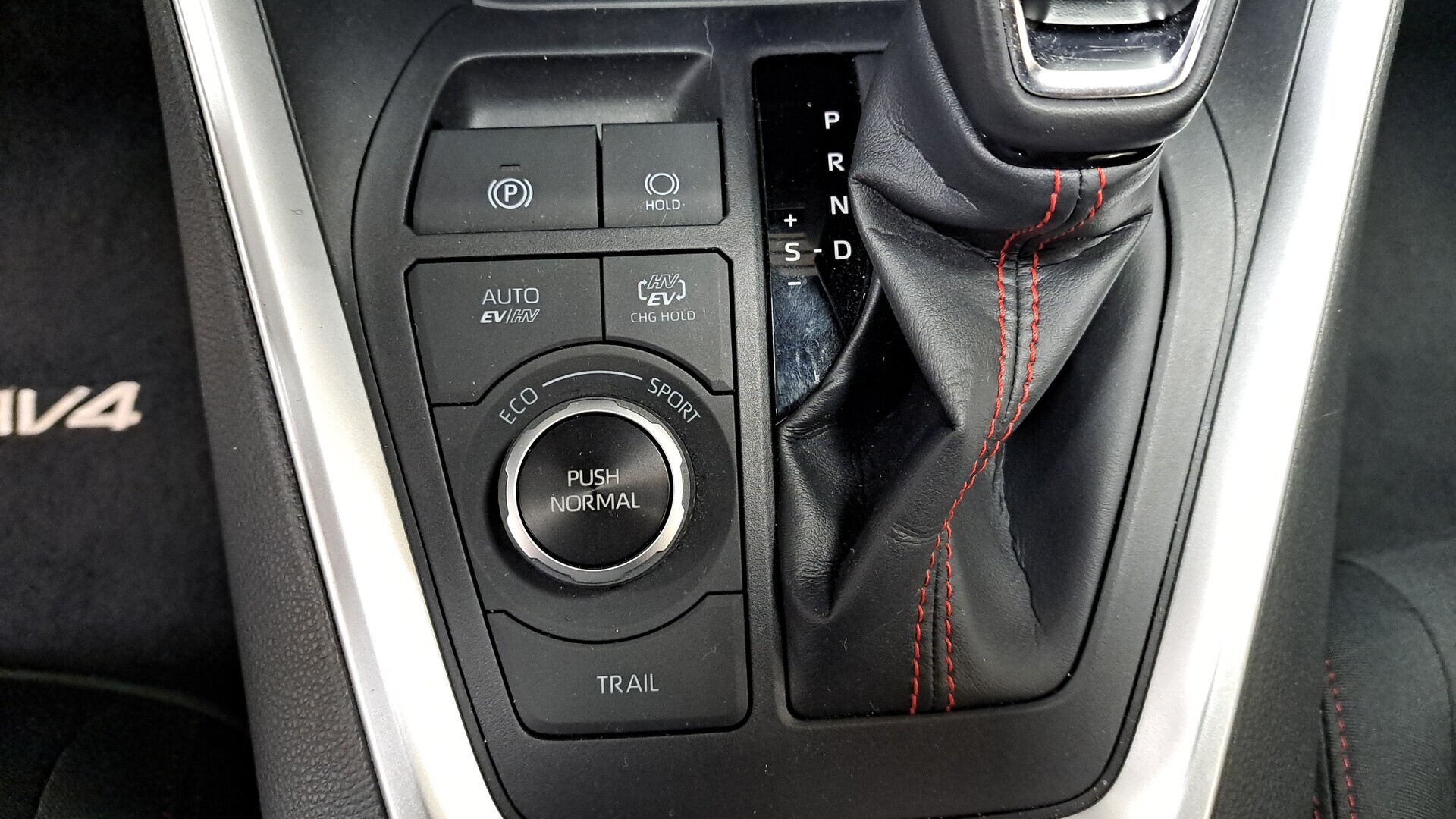 TOYOTA RAV4 Plug-in 2024
