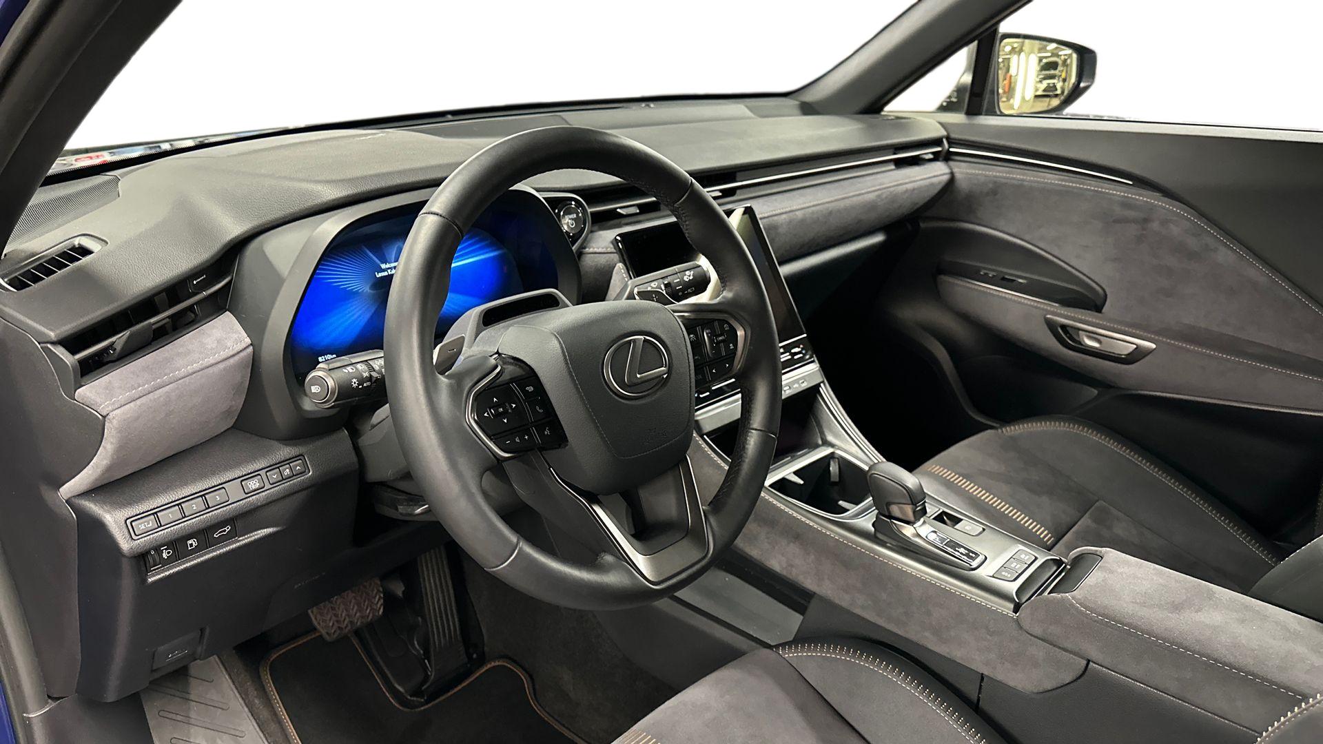 Lexus LBX 2025