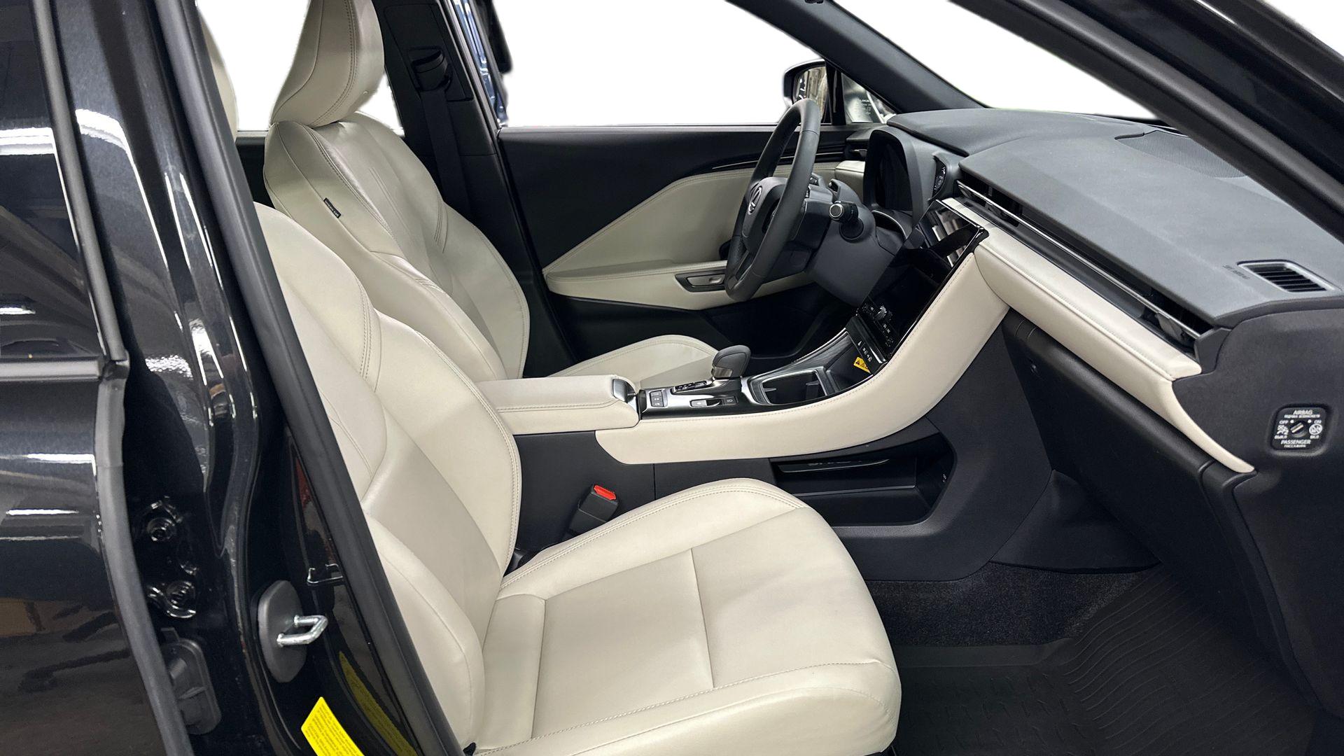 Lexus LBX 2025