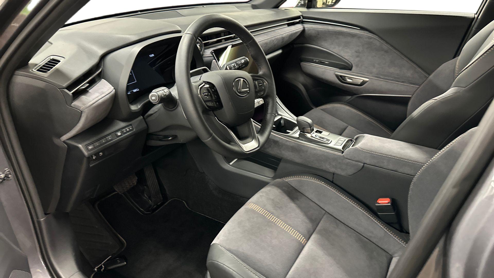 Lexus LBX 2025