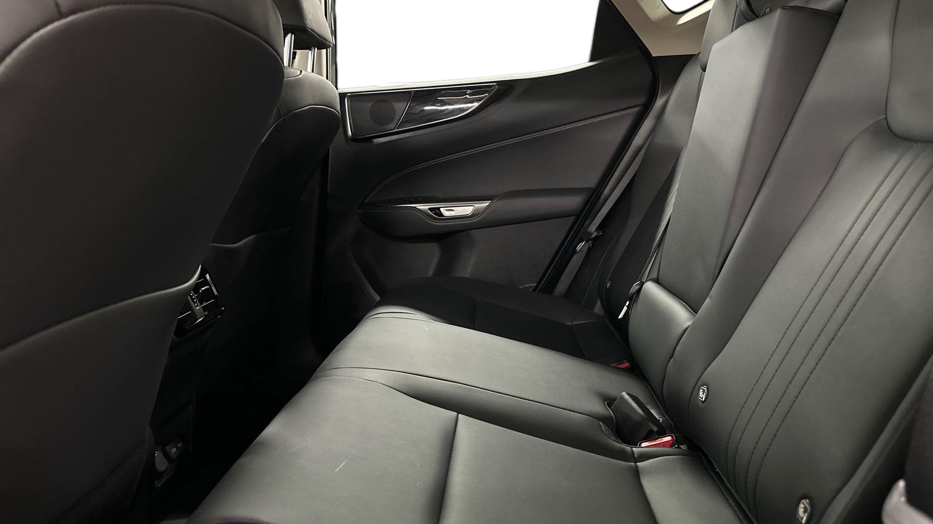 Lexus NX 2025