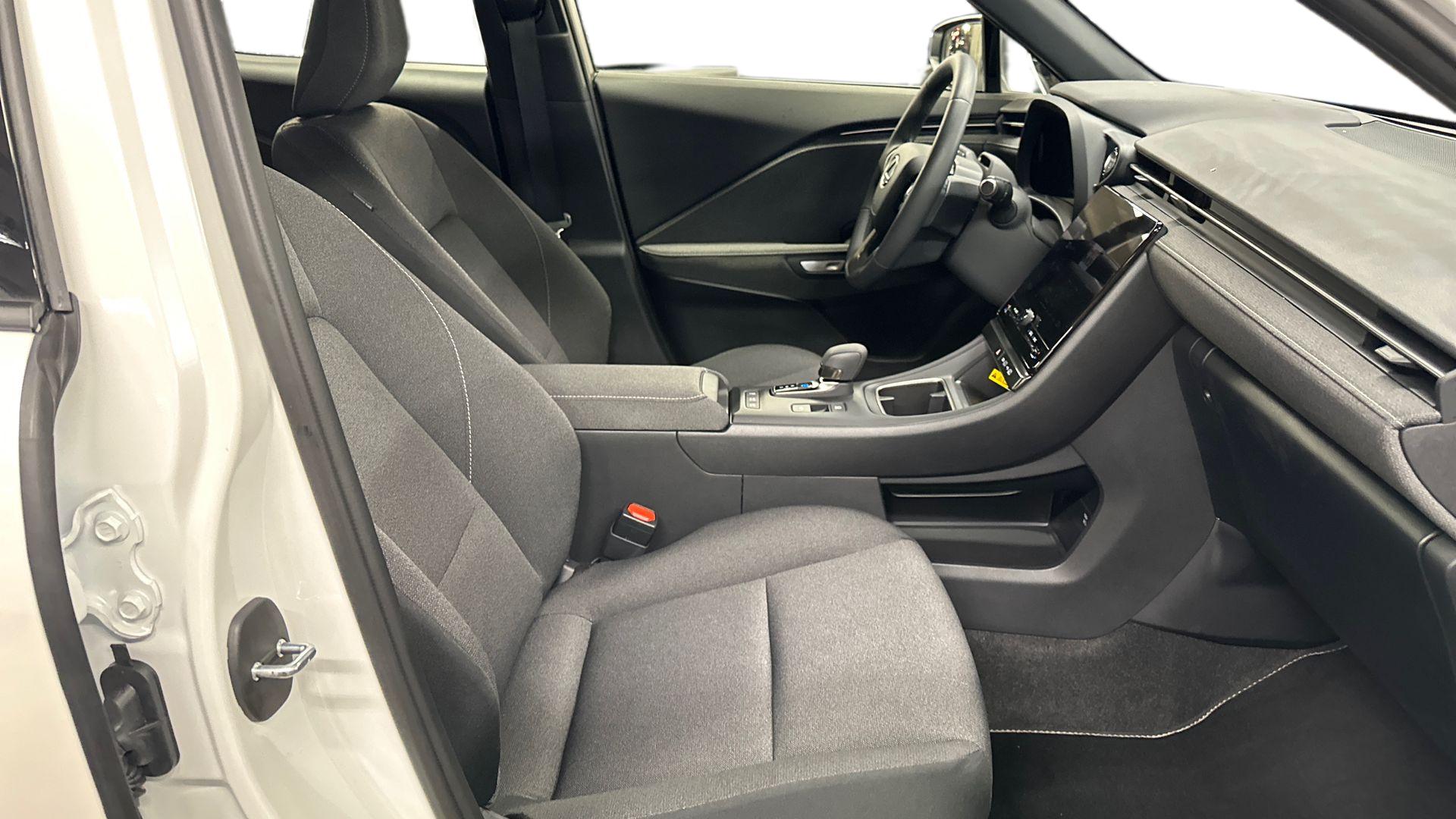 Lexus LBX 2024