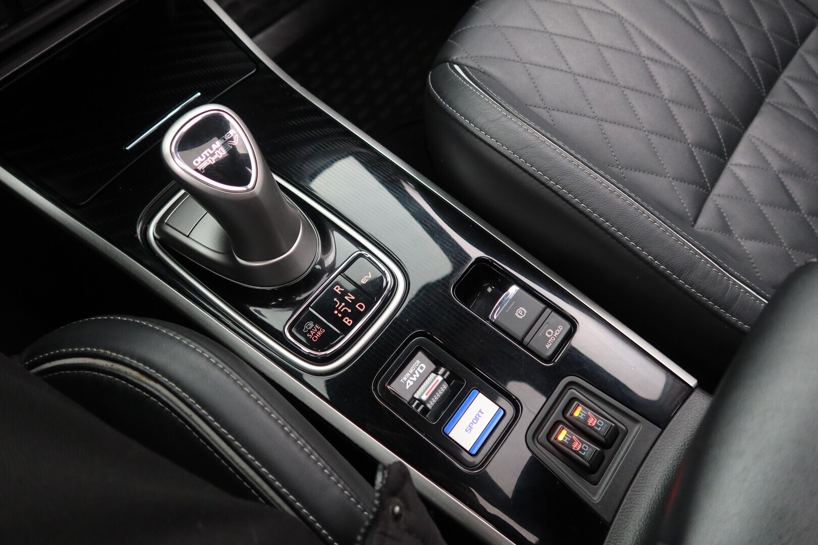 MITSUBISHI Outlander PHEV 2019