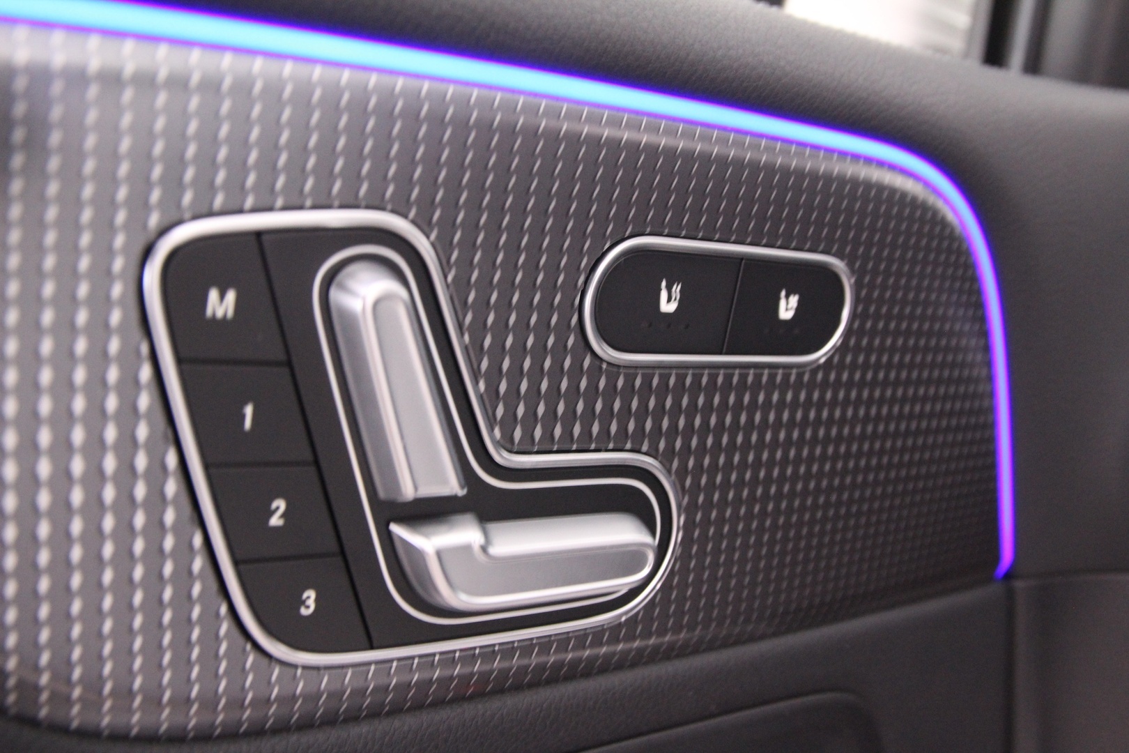 MERCEDES-BENZ EQB 2022