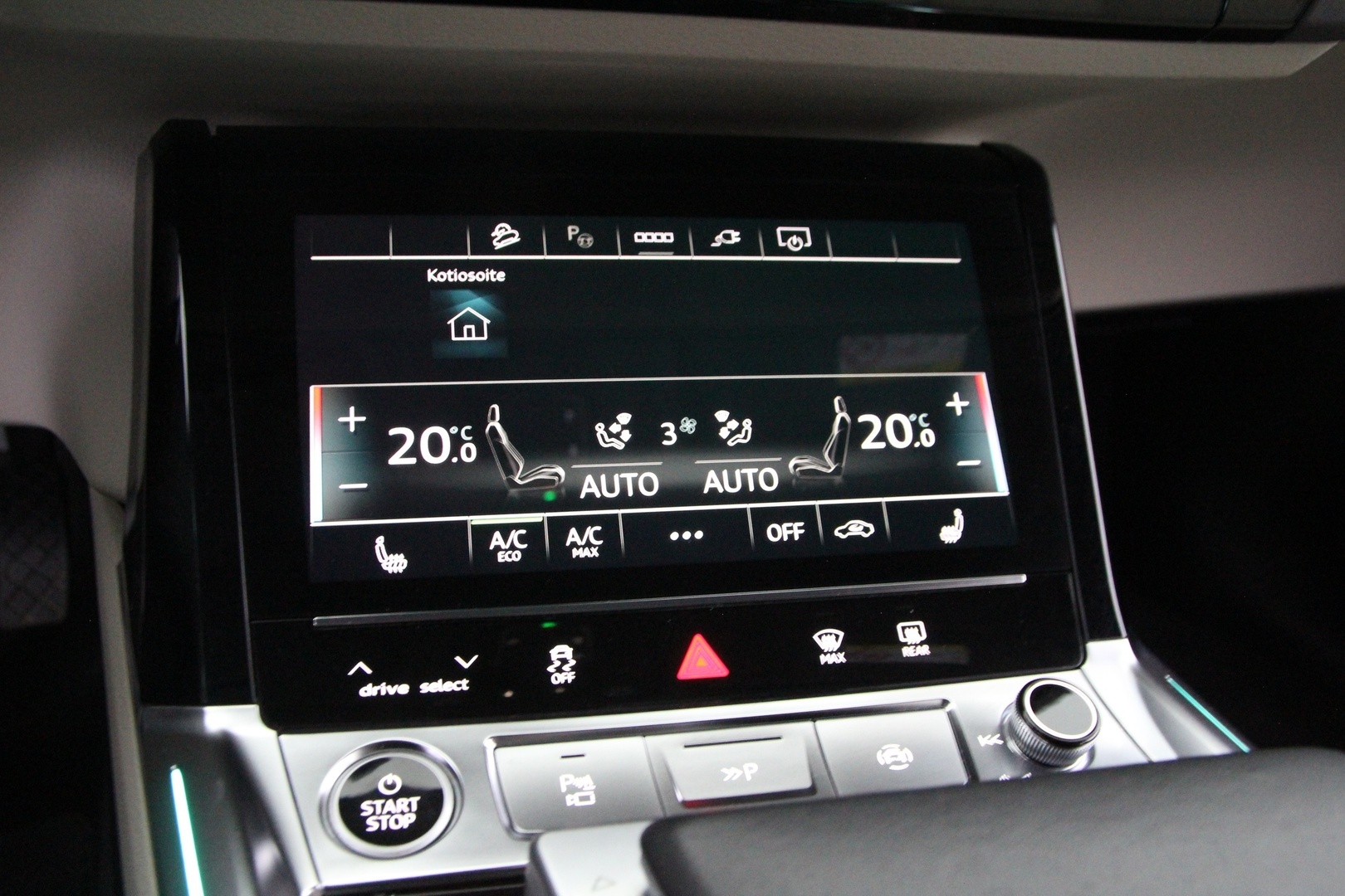 AUDI Q8 E-TRON 2024