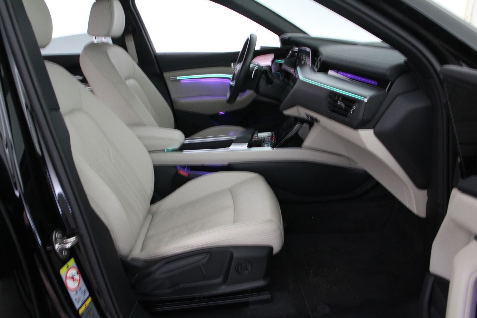 AUDI Q8 E-TRON 2024