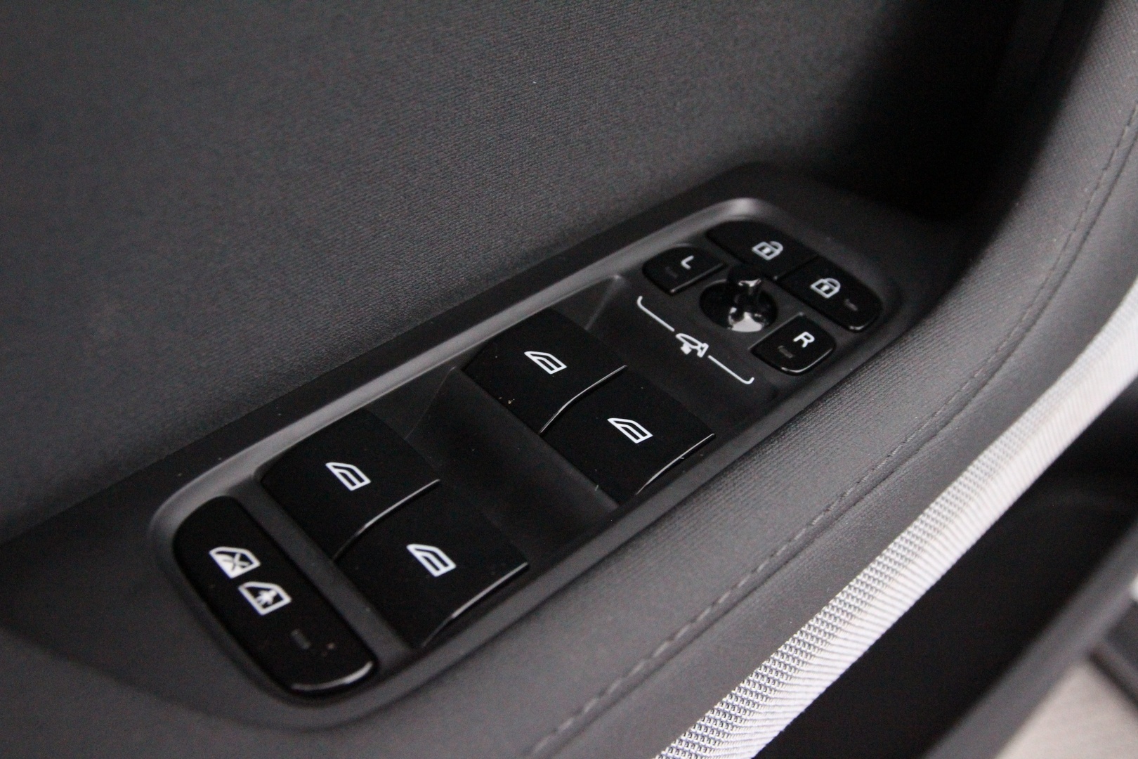 POLESTAR 2 2023
