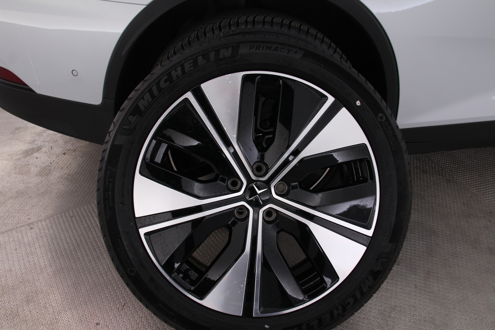 POLESTAR 2 2023