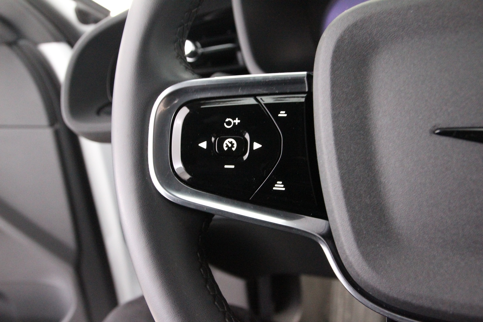 POLESTAR 2 2023