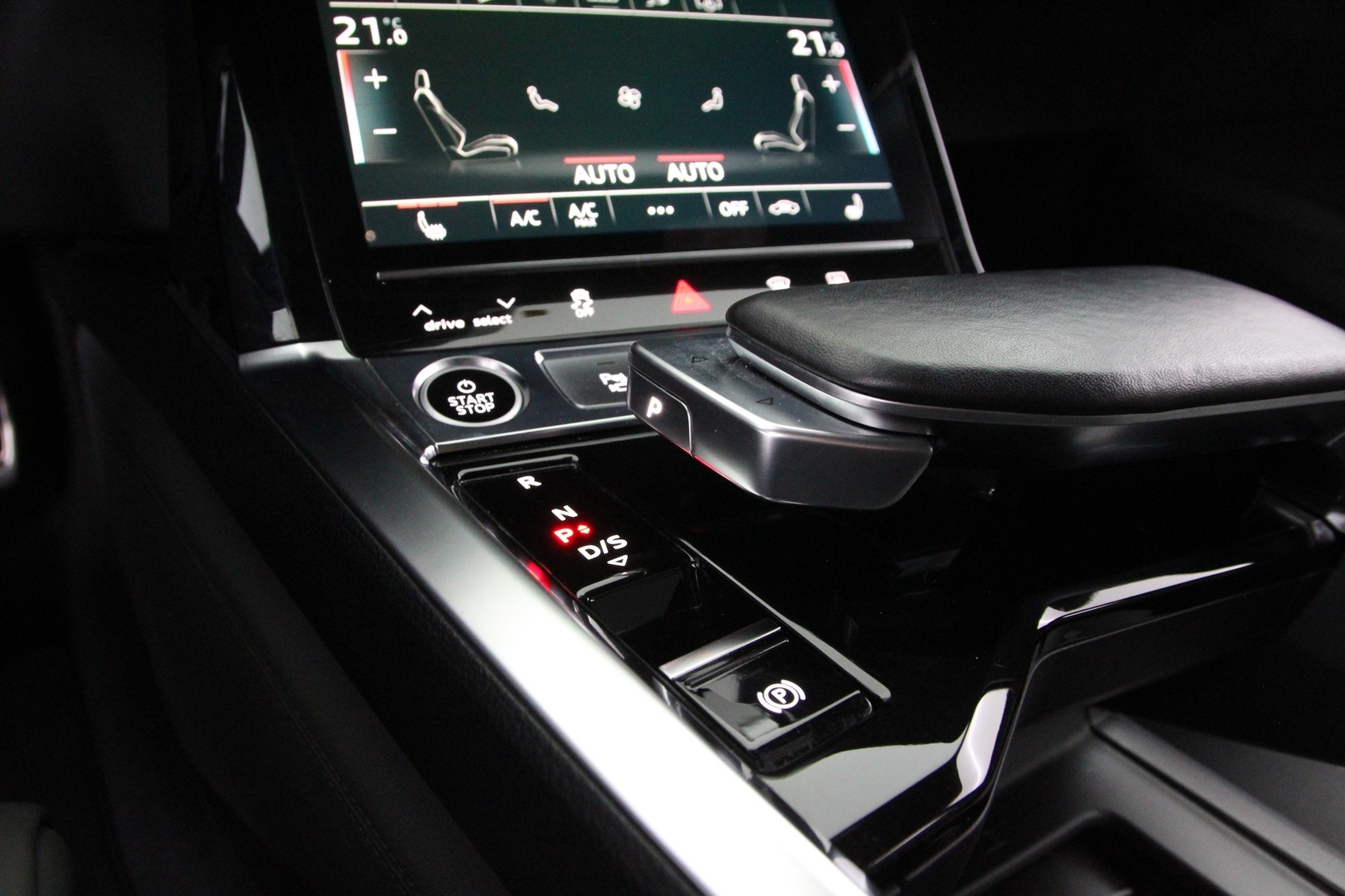 AUDI Q8 e-tron 2024