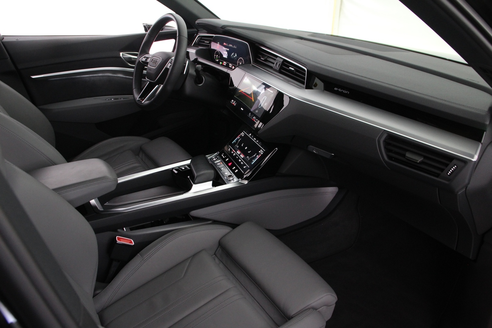 AUDI Q8 e-tron 2024