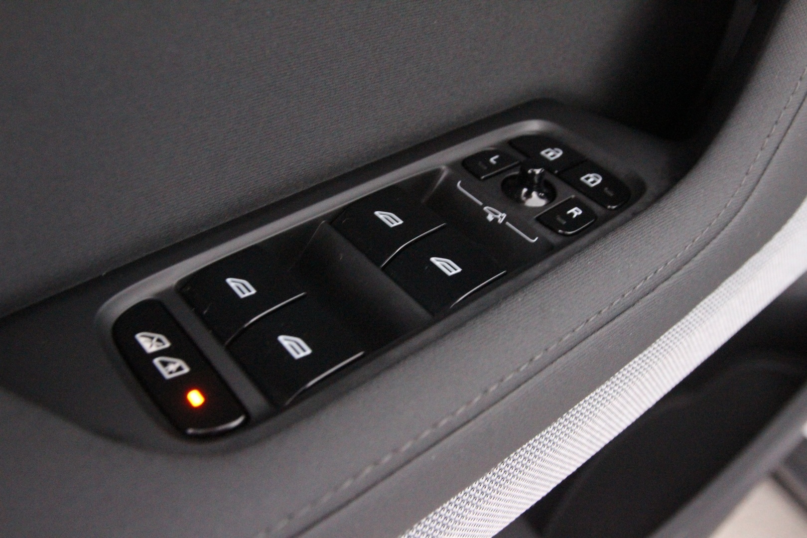 POLESTAR 2 2024