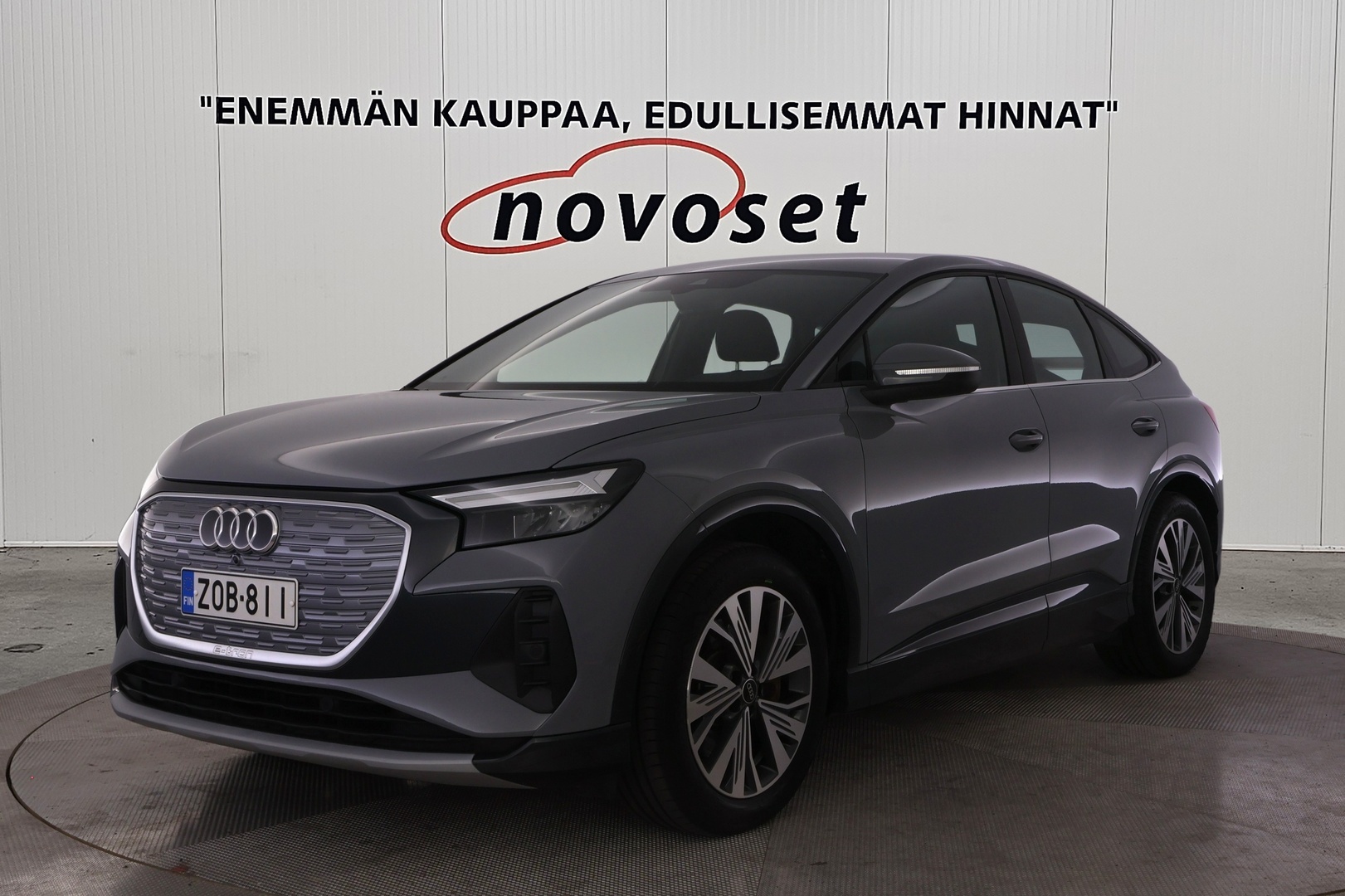 AUDI Q4 e-tron 2022