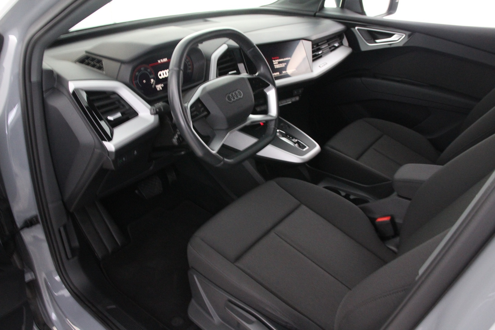 AUDI Q4 e-tron 2022
