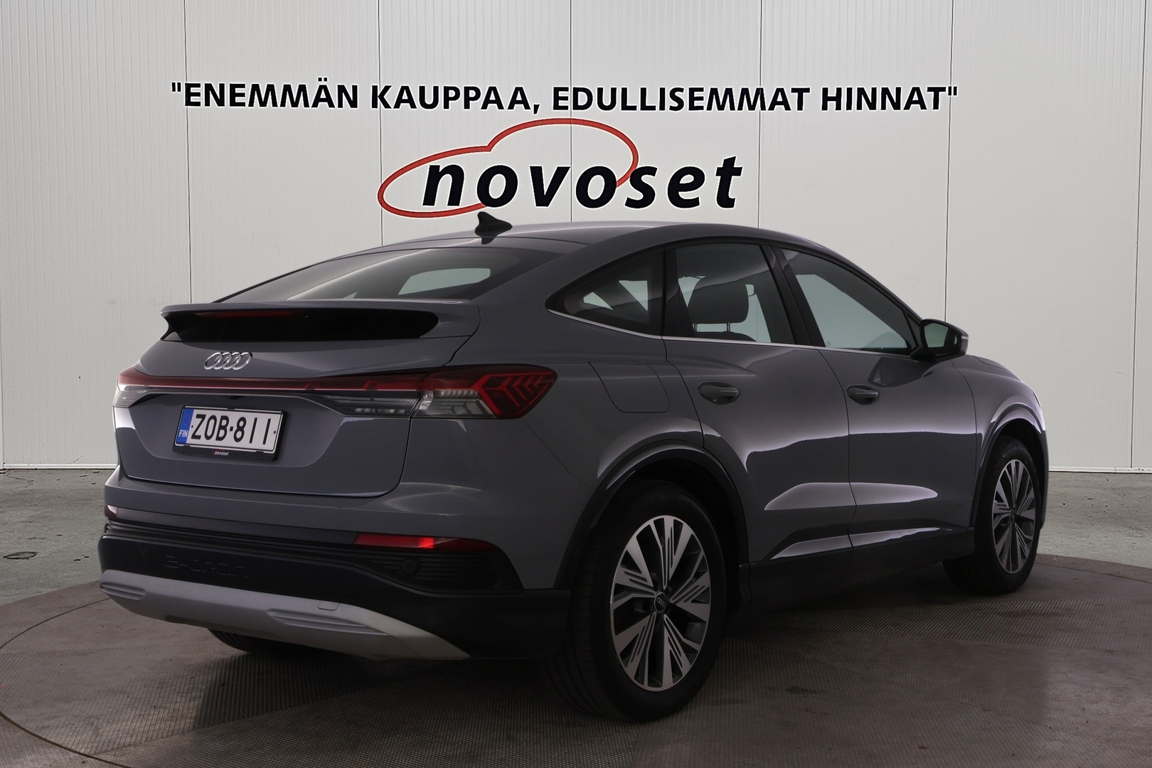 AUDI Q4 e-tron 2022