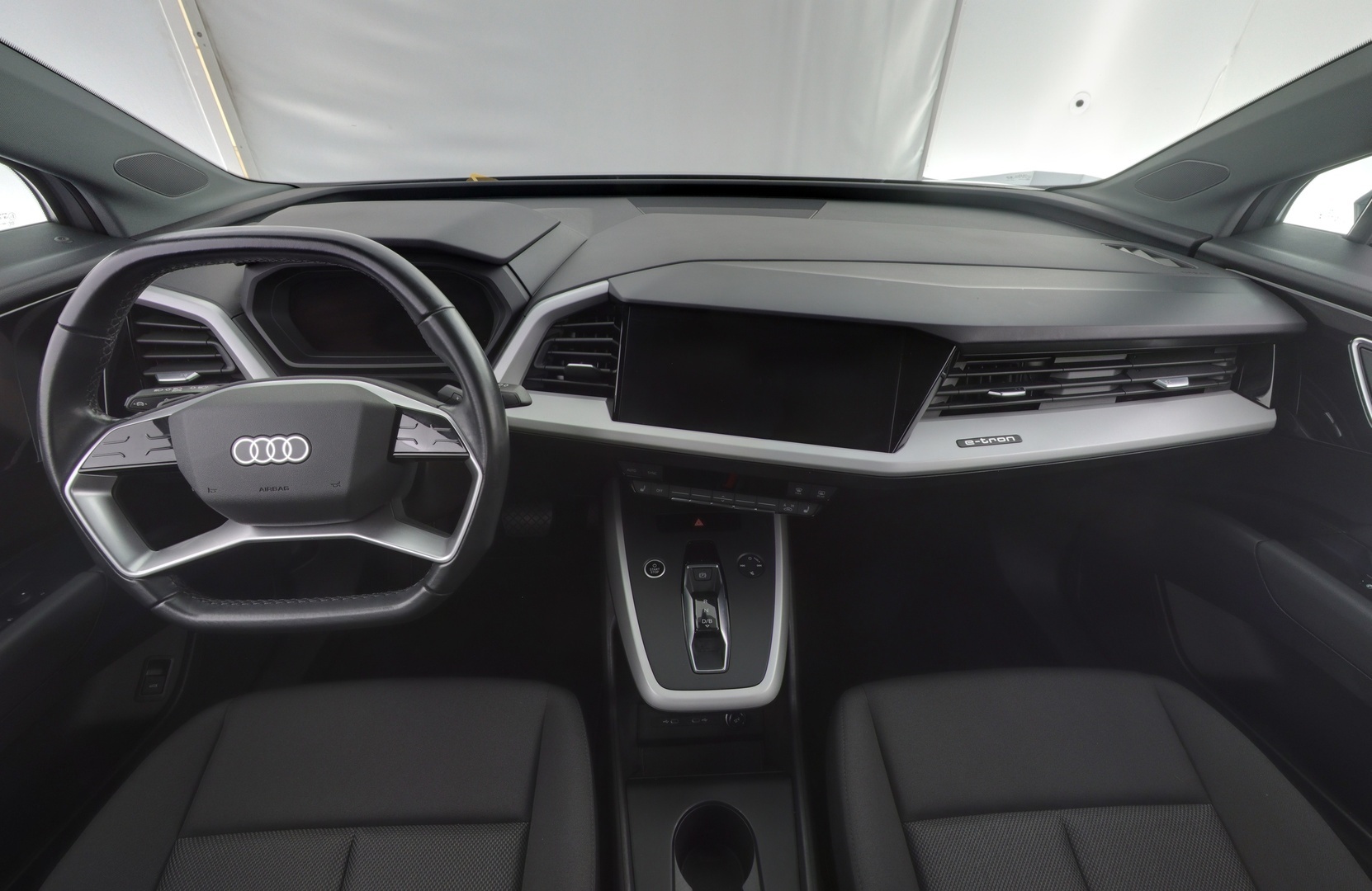 AUDI Q4 e-tron 2022