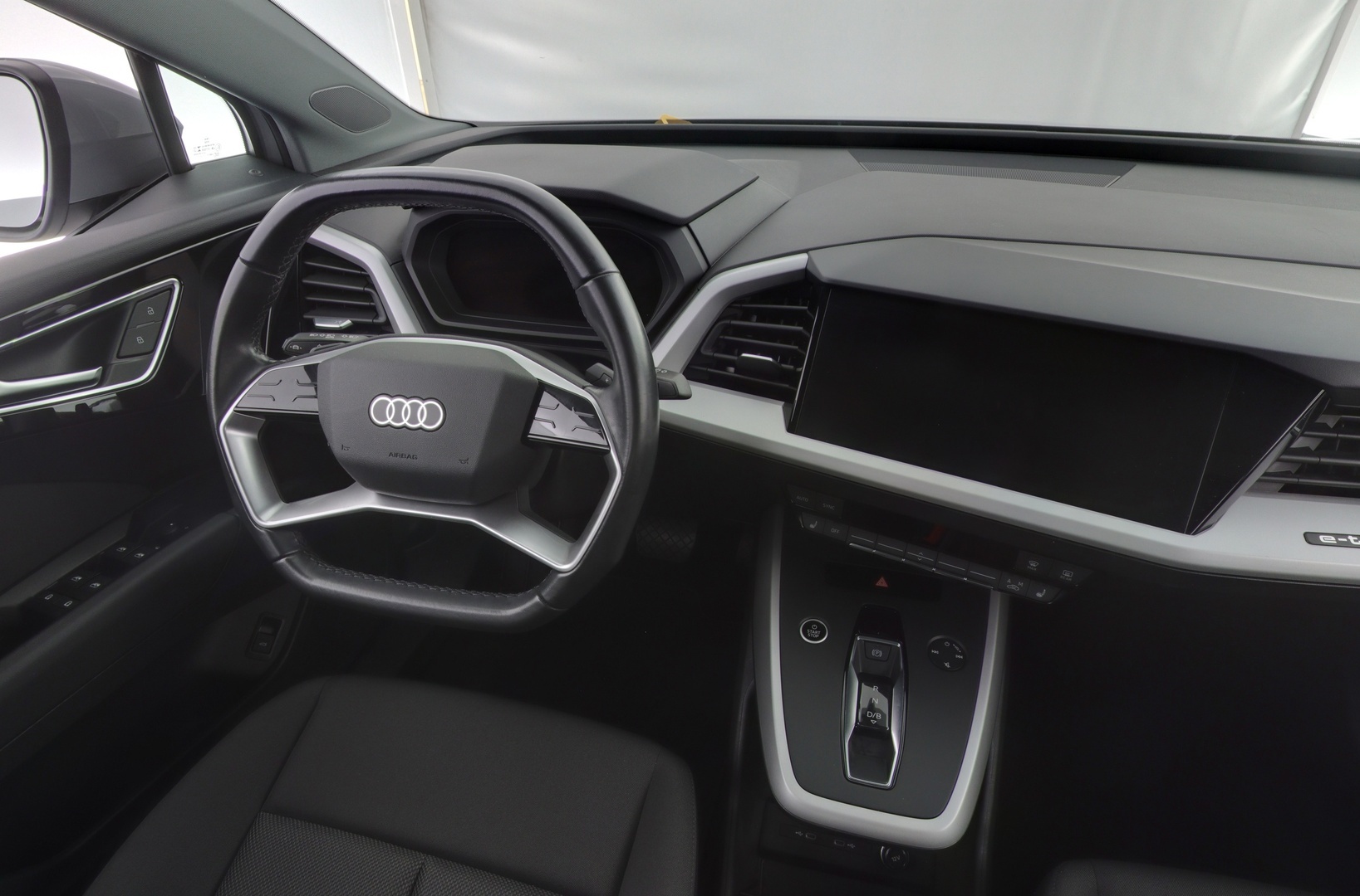 AUDI Q4 e-tron 2022
