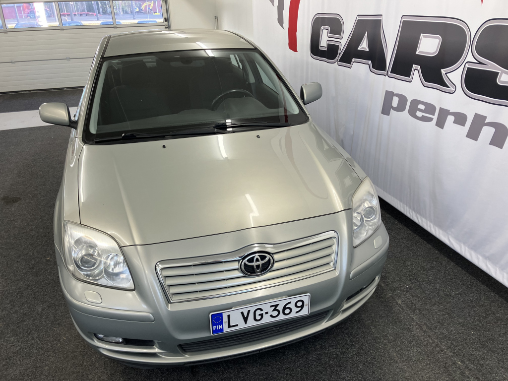 TOYOTA Avensis 2004