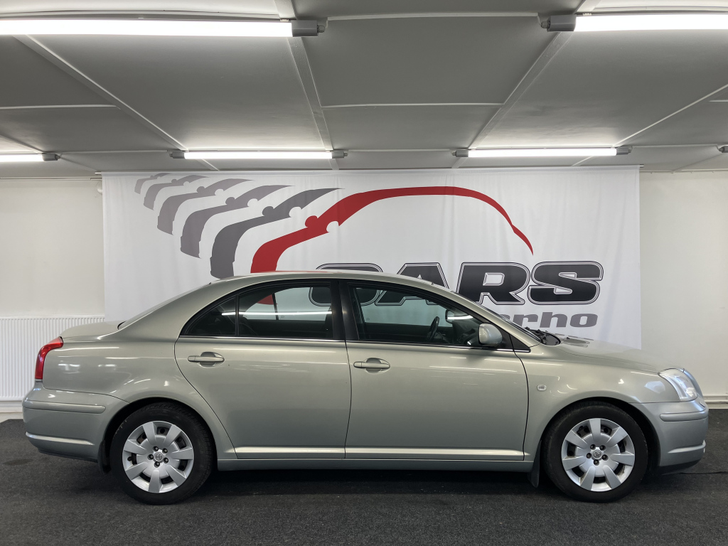 TOYOTA Avensis 2004