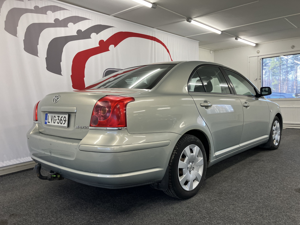 TOYOTA Avensis 2004