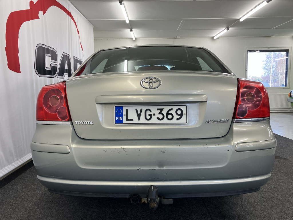 TOYOTA Avensis 2004