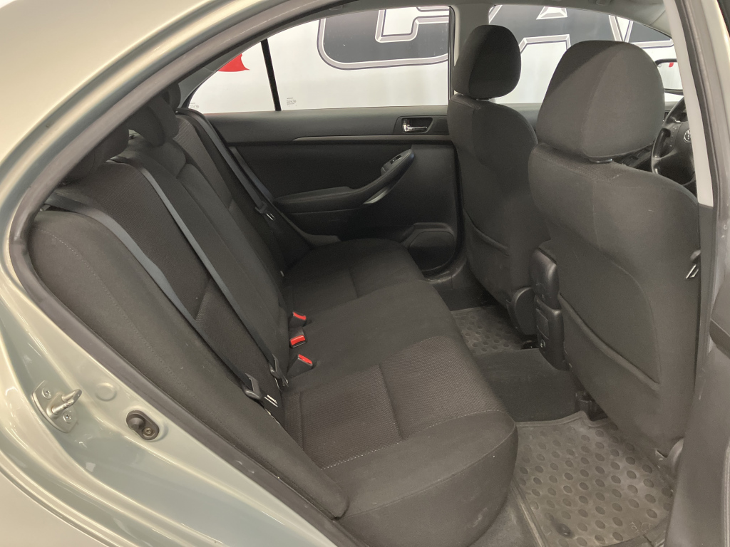 TOYOTA Avensis 2004