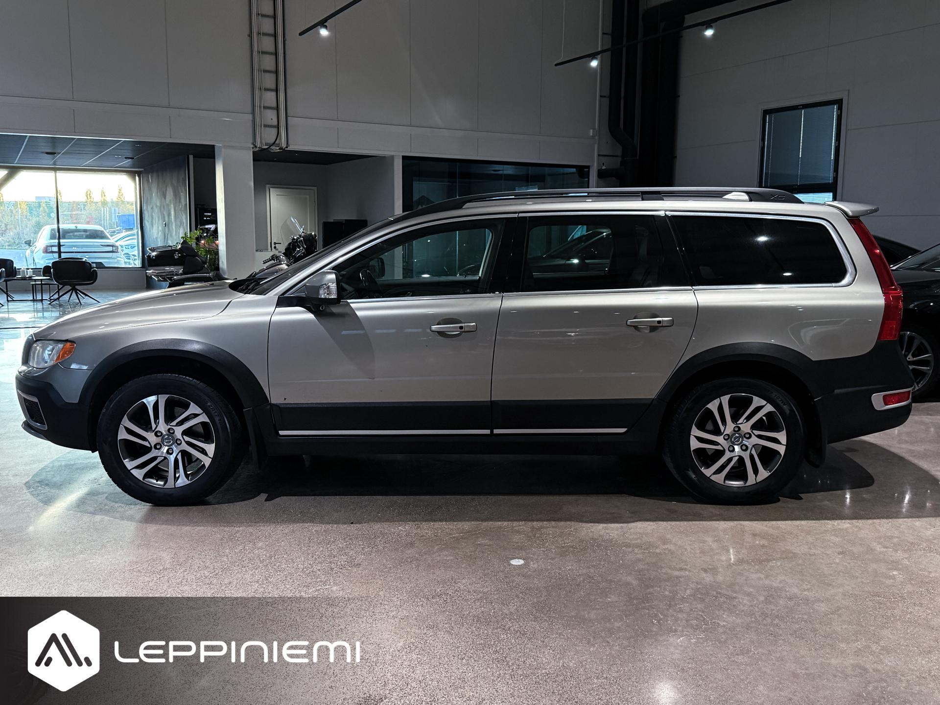 VOLVO XC70 2012