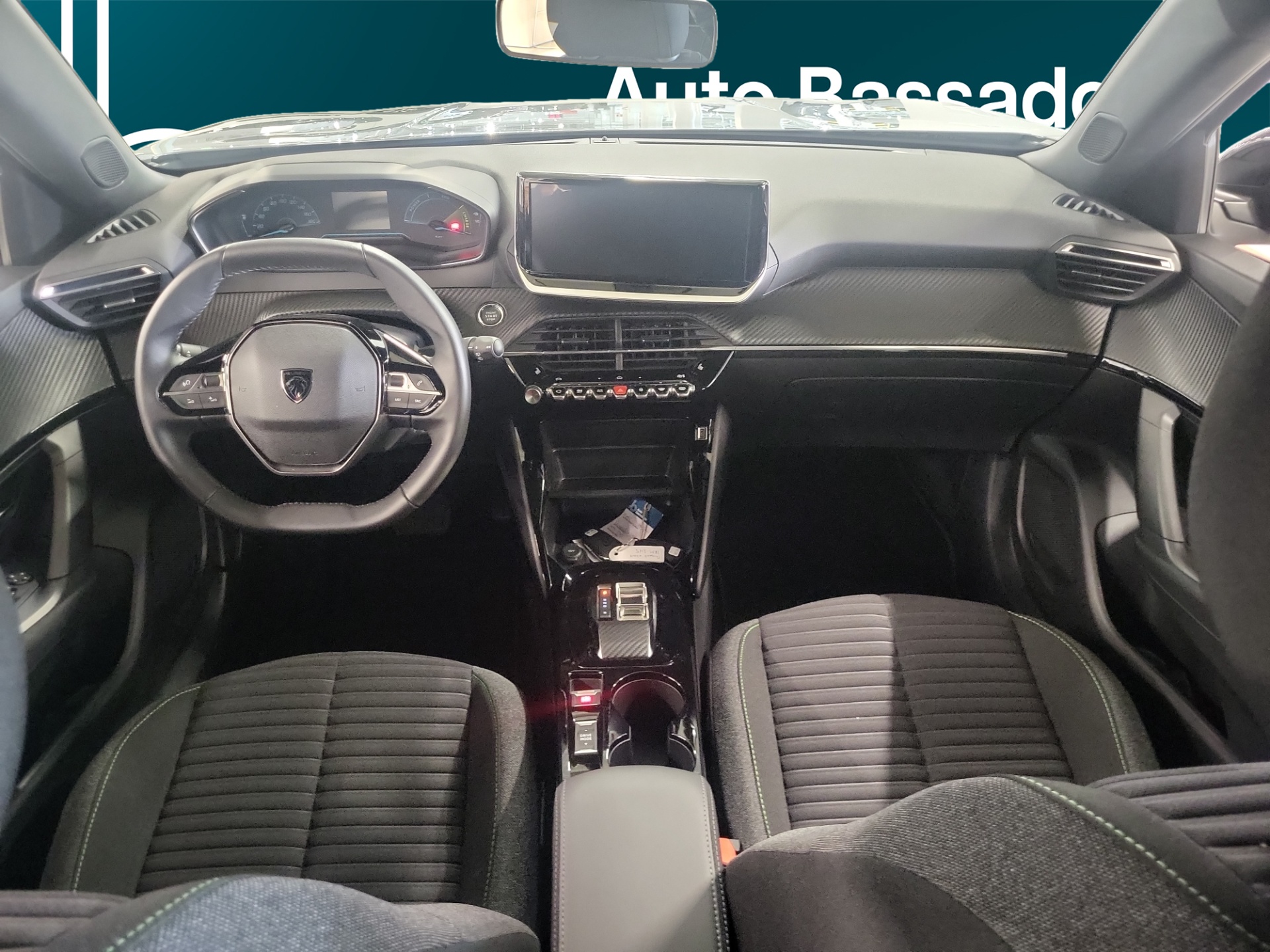PEUGEOT e-2008 2023