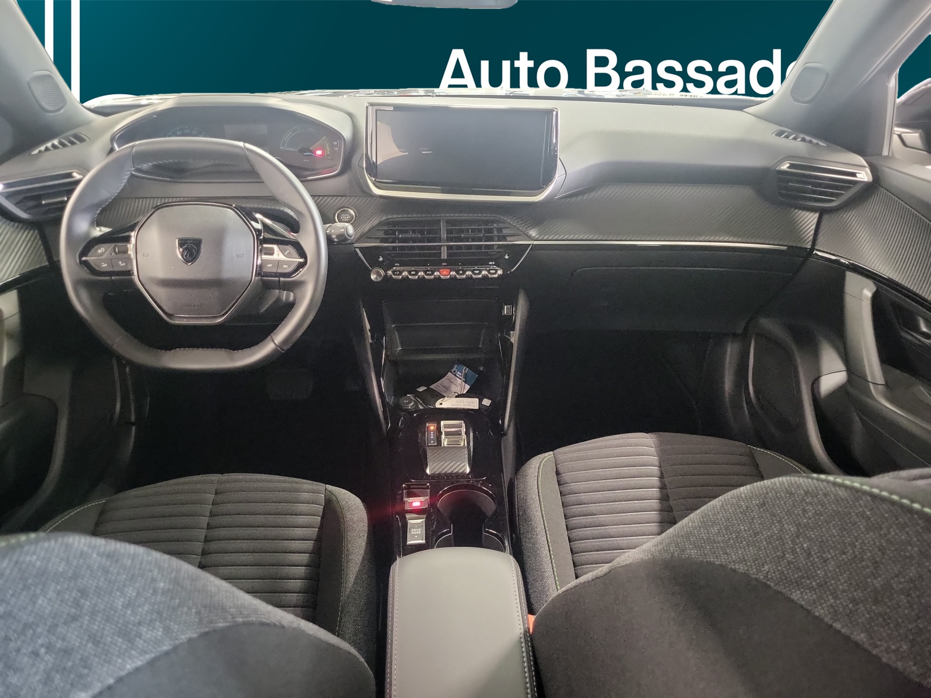 PEUGEOT e-2008 2023