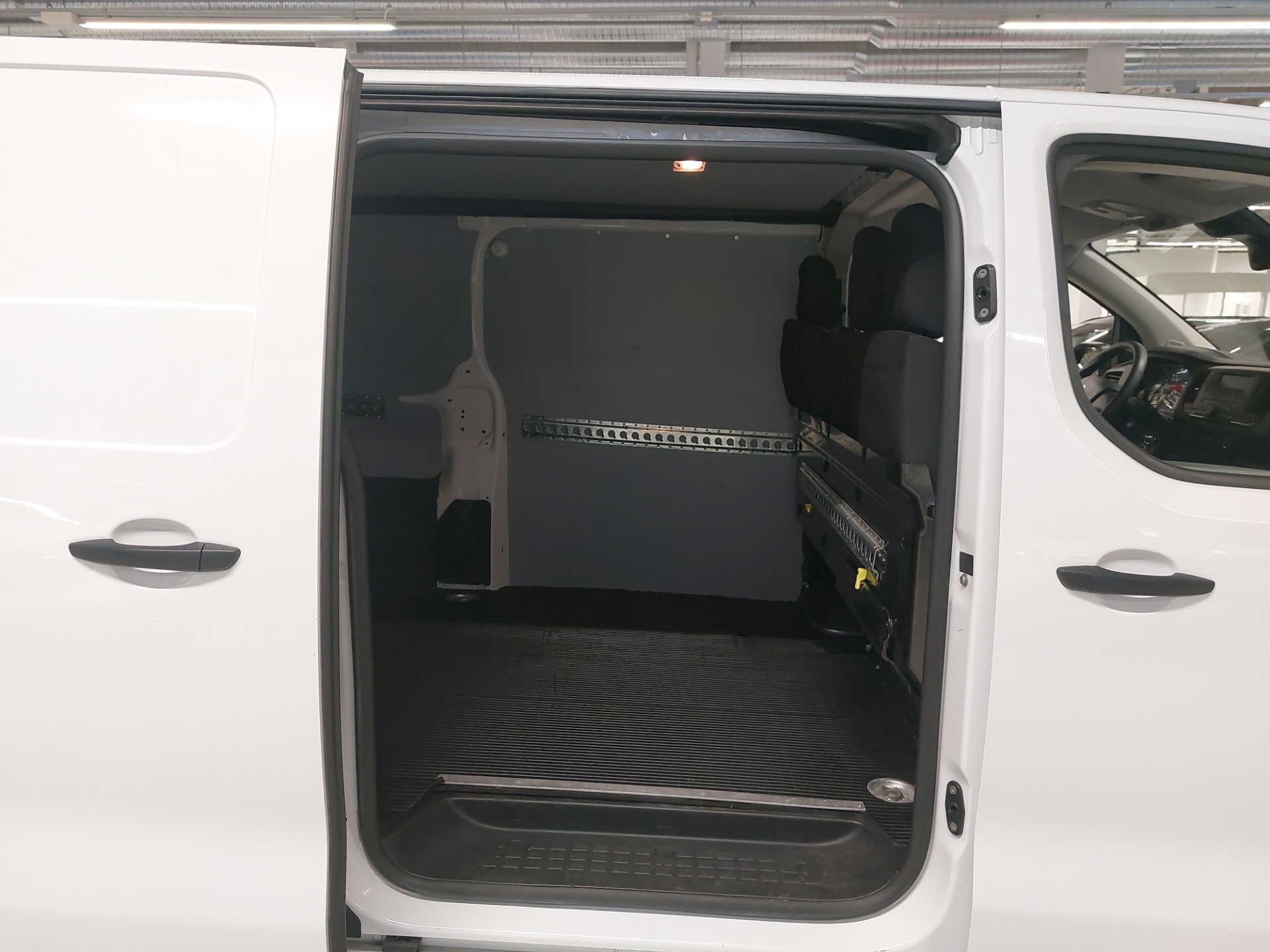 PEUGEOT Expert 2022