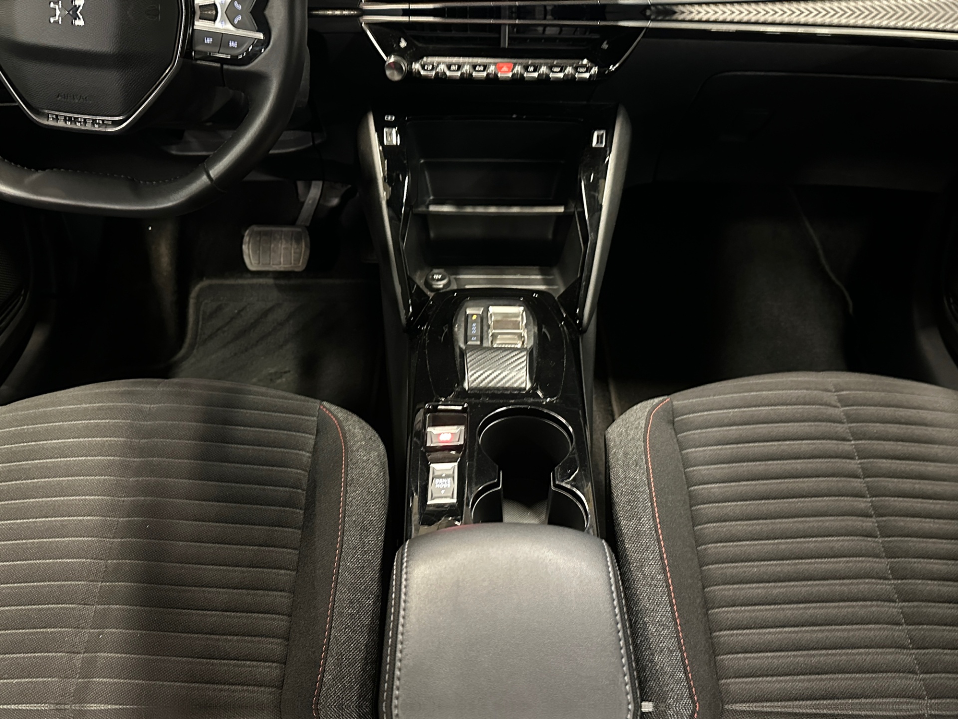 PEUGEOT 208 2022