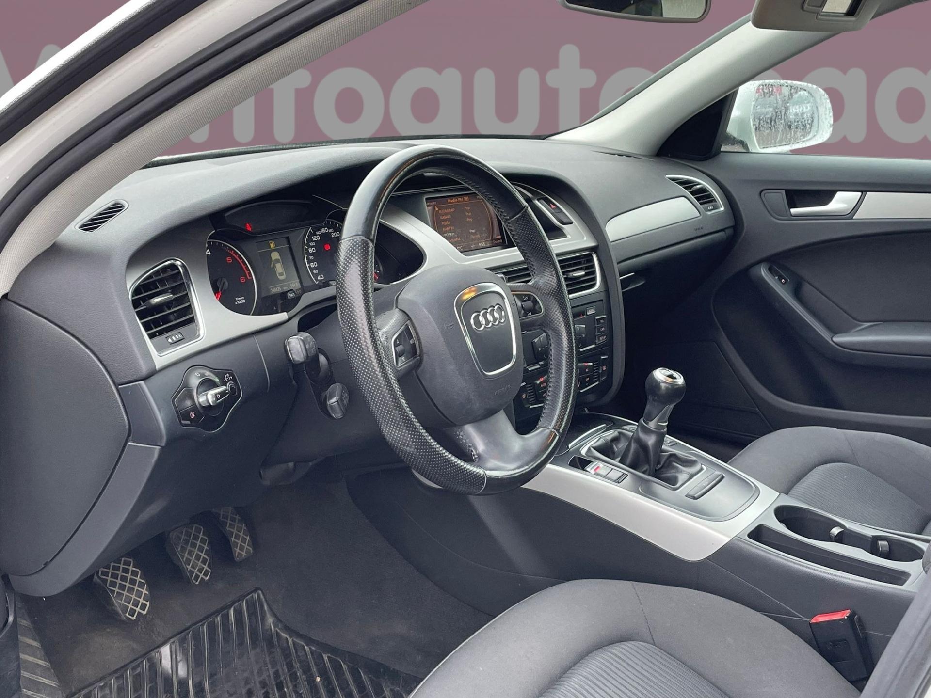 AUDI A4 2011