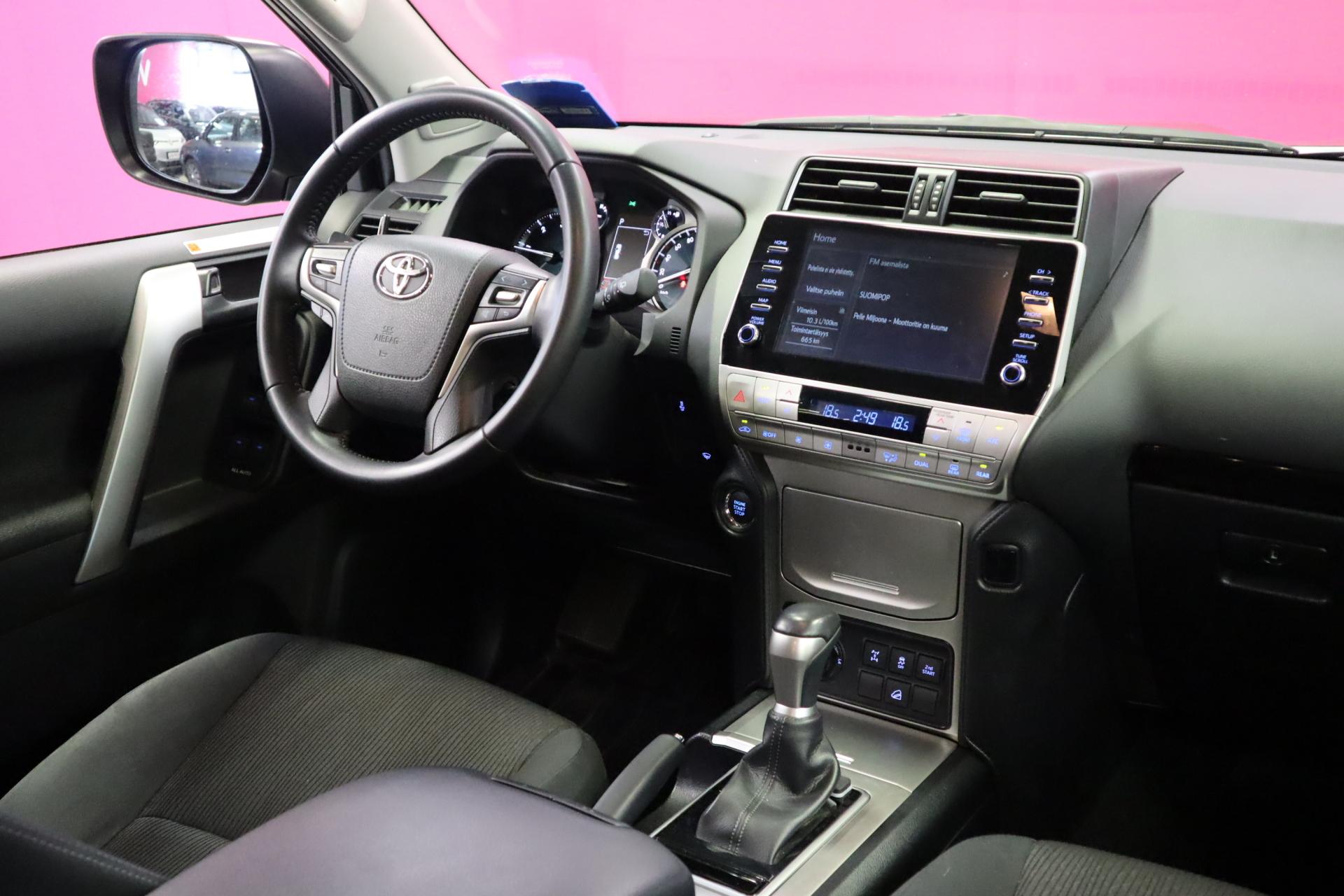 TOYOTA Land Cruiser 2023